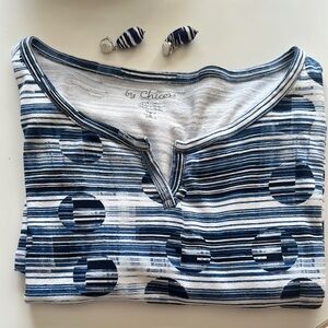 EUC Chico's Blue and White Graphic Short Sleeve Tee with matching earrings